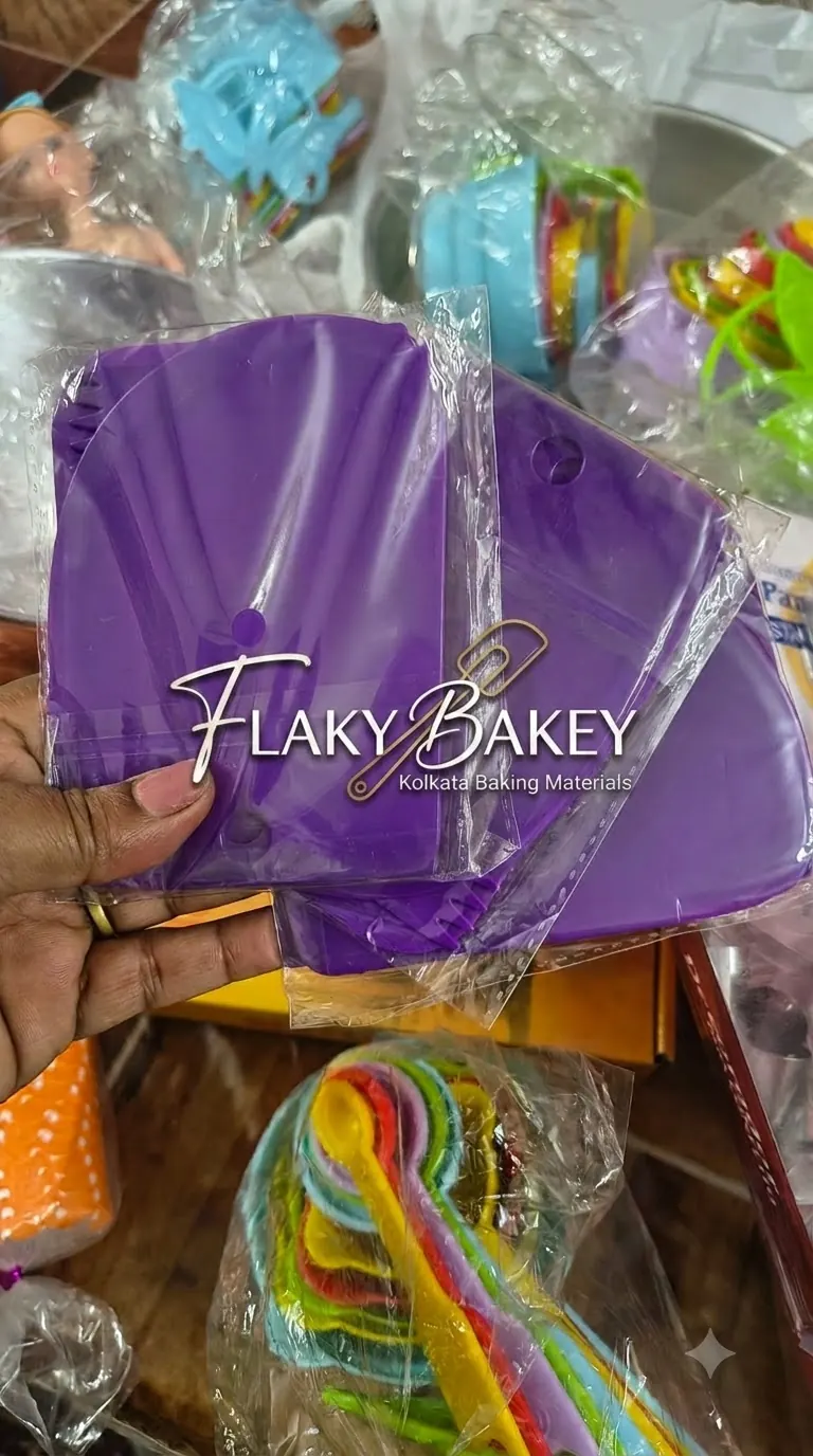 Cake scraper and comb set — Flaky Bakey baking materials store, Kolkata
