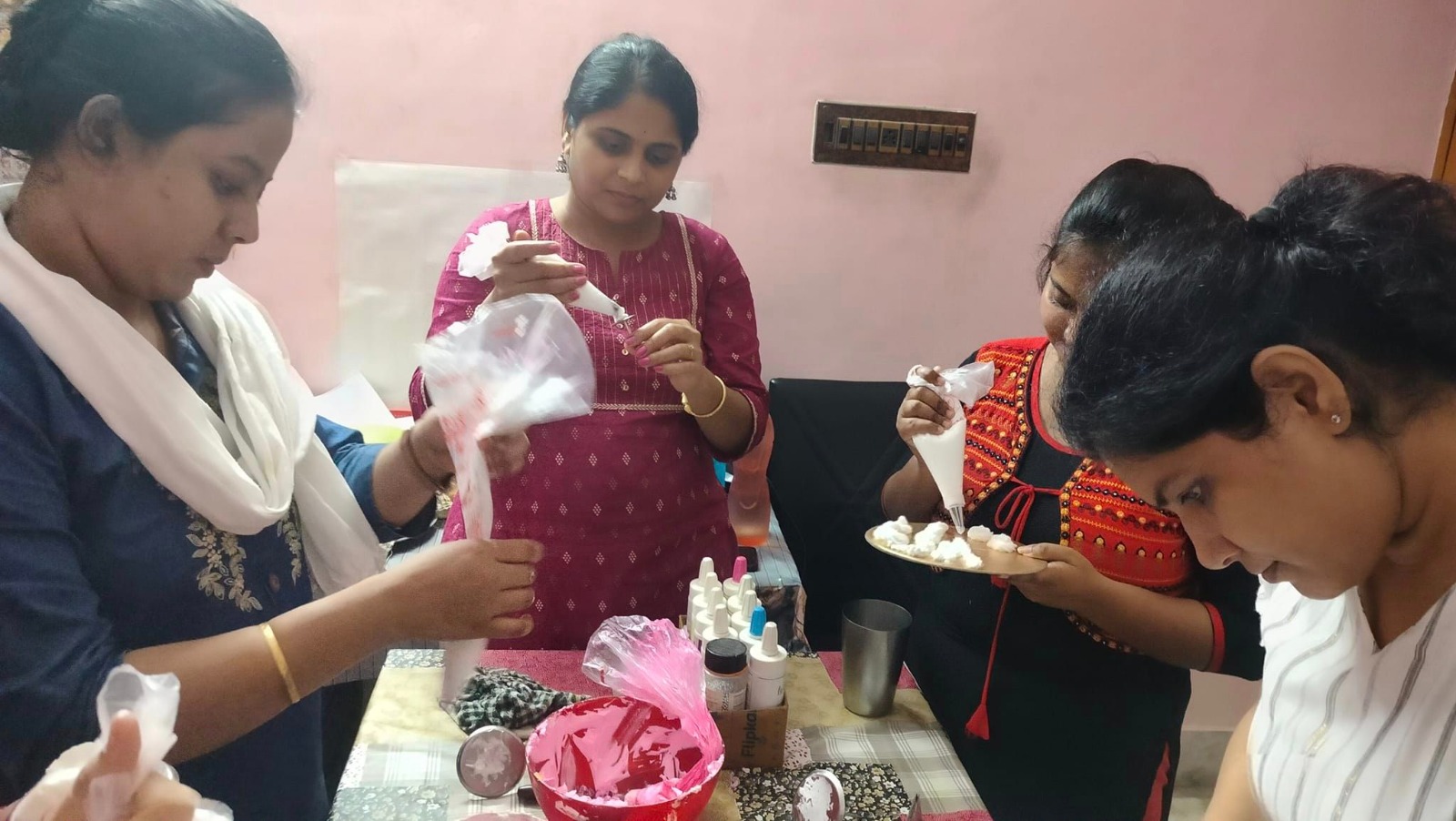 Flaky Bakey cake baking class certificates, students and hands-on practice in Kolkata